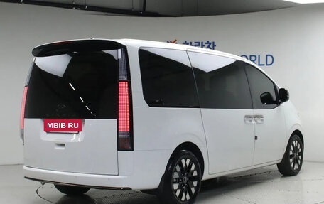 Hyundai Staria, 2024 год, 4 590 000 рублей, 2 фотография