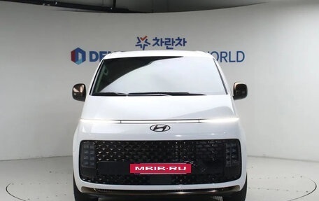 Hyundai Staria, 2024 год, 4 590 000 рублей, 3 фотография