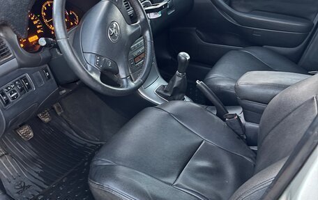 Toyota Avensis III рестайлинг, 2008 год, 900 000 рублей, 2 фотография