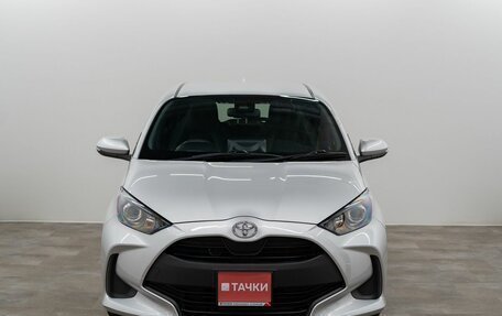 Toyota Yaris, 2021 год, 1 099 000 рублей, 2 фотография