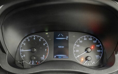 Toyota Yaris, 2021 год, 1 099 000 рублей, 10 фотография
