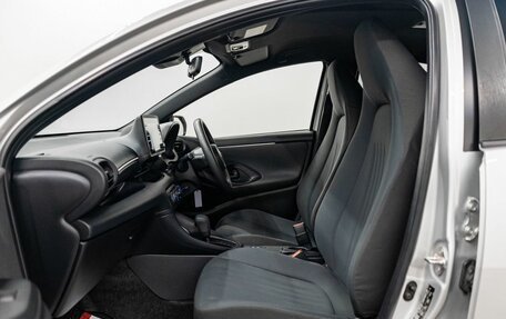 Toyota Yaris, 2021 год, 1 099 000 рублей, 5 фотография