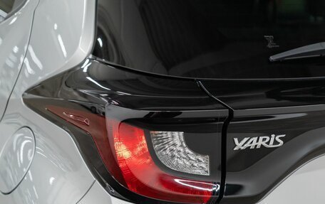 Toyota Yaris, 2021 год, 1 099 000 рублей, 20 фотография