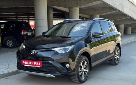 Toyota RAV4, 2016 год, 2 250 000 рублей, 4 фотография