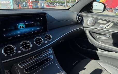 Mercedes-Benz E-Класс, 2021 год, 5 500 000 рублей, 10 фотография