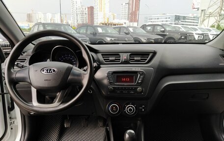 KIA Rio III рестайлинг, 2011 год, 800 000 рублей, 19 фотография
