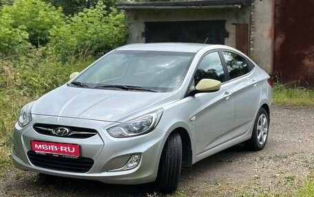 Hyundai Solaris II рестайлинг, 2013 год, 999 000 рублей, 1 фотография