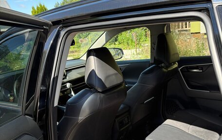 Toyota RAV4, 2021 год, 2 700 000 рублей, 7 фотография
