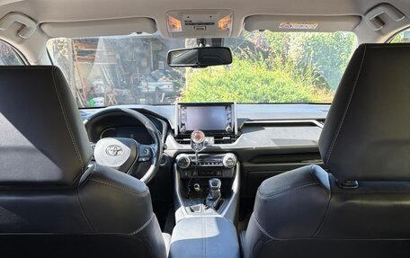 Toyota RAV4, 2021 год, 2 700 000 рублей, 6 фотография