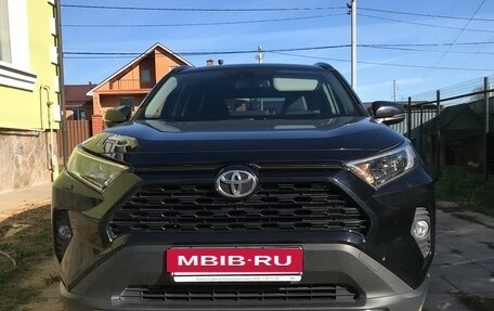 Toyota RAV4, 2021 год, 2 700 000 рублей, 2 фотография