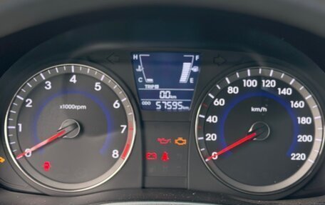 Hyundai Solaris II рестайлинг, 2013 год, 999 000 рублей, 8 фотография