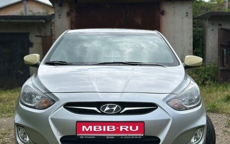 Hyundai Solaris II рестайлинг, 2013 год, 999 000 рублей, 2 фотография