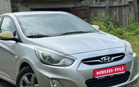 Hyundai Solaris II рестайлинг, 2013 год, 999 000 рублей, 3 фотография