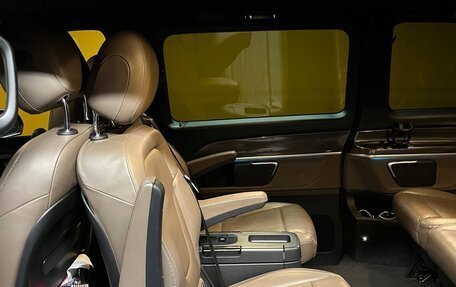 Mercedes-Benz V-Класс, 2019 год, 5 950 000 рублей, 15 фотография