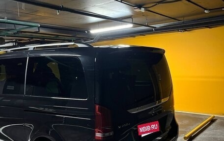 Mercedes-Benz V-Класс, 2019 год, 5 950 000 рублей, 19 фотография