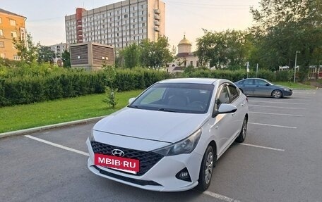Hyundai Solaris II рестайлинг, 2021 год, 980 000 рублей, 2 фотография