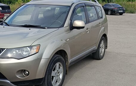Mitsubishi Outlander III рестайлинг 3, 2007 год, 870 000 рублей, 2 фотография