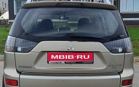 Mitsubishi Outlander III рестайлинг 3, 2007 год, 870 000 рублей, 4 фотография