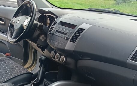 Mitsubishi Outlander III рестайлинг 3, 2007 год, 870 000 рублей, 10 фотография