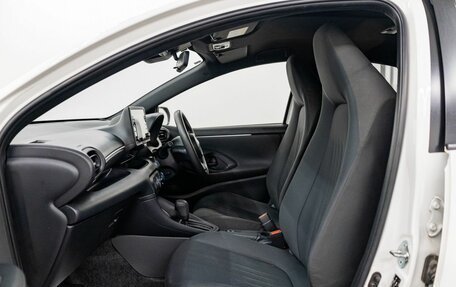 Toyota Yaris, 2021 год, 1 125 000 рублей, 5 фотография