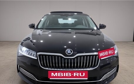 Skoda Superb III рестайлинг, 2025 год, 3 650 000 рублей, 2 фотография