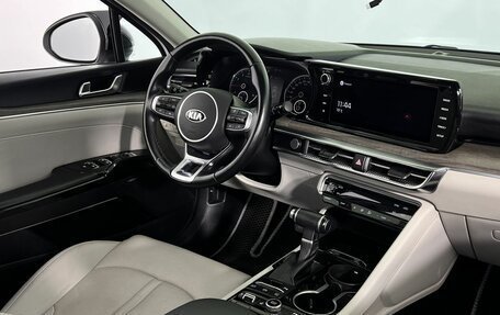 KIA K5, 2021 год, 2 350 000 рублей, 13 фотография