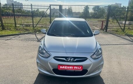 Hyundai Solaris II рестайлинг, 2014 год, 945 000 рублей, 1 фотография