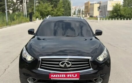 Infiniti FX II, 2013 год, 1 650 000 рублей, 2 фотография