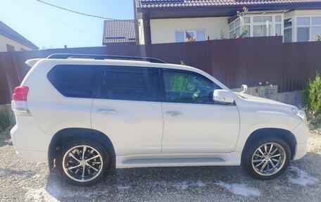 Toyota Land Cruiser Prado 150 рестайлинг 2, 2011 год, 3 700 000 рублей, 1 фотография