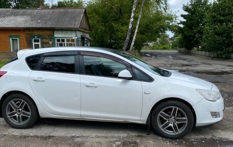 Opel Astra J, 2011 год, 630 000 рублей, 4 фотография