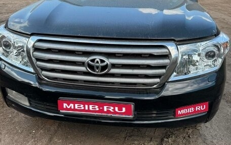 Toyota Land Cruiser 200, 2010 год, 2 300 000 рублей, 1 фотография