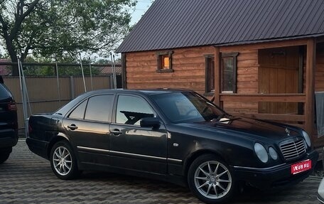 Mercedes-Benz E-Класс, 1997 год, 600 000 рублей, 1 фотография