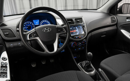 Hyundai Solaris II рестайлинг, 2013 год, 690 000 рублей, 7 фотография