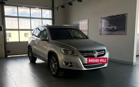 Volkswagen Tiguan I, 2011 год, 899 000 рублей, 2 фотография