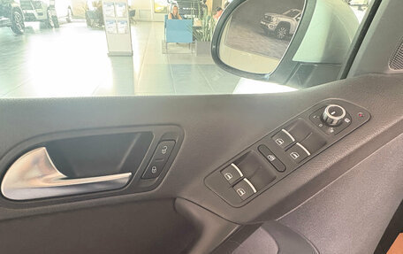 Volkswagen Tiguan I, 2011 год, 899 000 рублей, 13 фотография