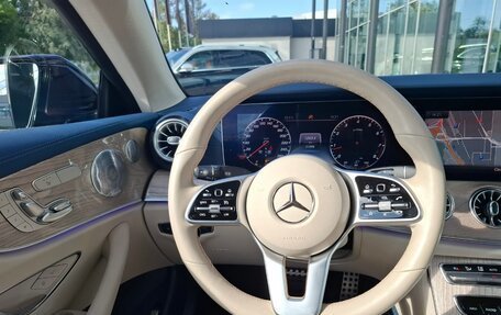 Mercedes-Benz E-Класс, 2019 год, 5 300 000 рублей, 19 фотография