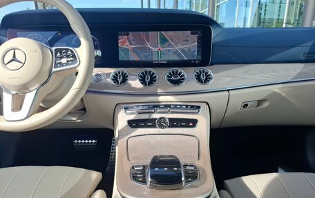 Mercedes-Benz E-Класс, 2019 год, 5 300 000 рублей, 18 фотография