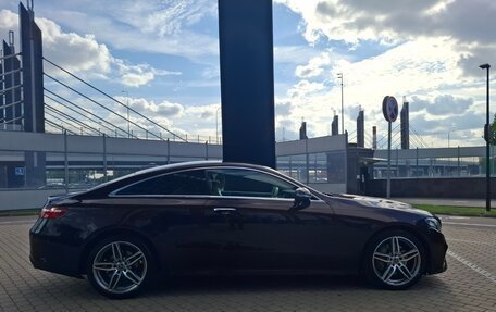 Mercedes-Benz E-Класс, 2019 год, 5 300 000 рублей, 16 фотография