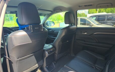 Toyota Highlander III, 2015 год, 2 900 000 рублей, 6 фотография