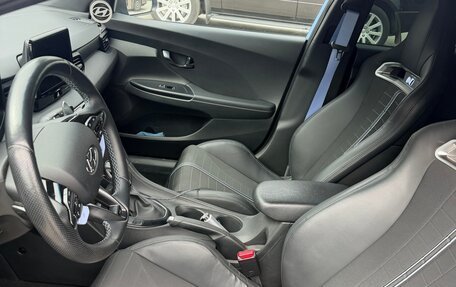 Hyundai Veloster II, 2022 год, 3 600 000 рублей, 10 фотография