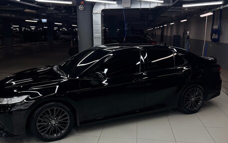 Toyota Camry, 2020 год, 3 200 000 рублей, 4 фотография