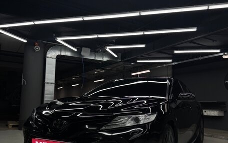 Toyota Camry, 2020 год, 3 200 000 рублей, 2 фотография