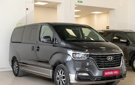 Hyundai H-1 II рестайлинг, 2019 год, 3 250 000 рублей, 1 фотография