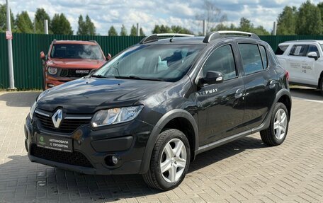 Renault Sandero II рестайлинг, 2017 год, 900 000 рублей, 1 фотография