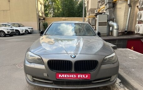 BMW 5 серия, 2011 год, 980 000 рублей, 1 фотография