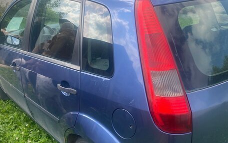 Ford Fiesta, 2005 год, 290 000 рублей, 2 фотография