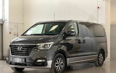 Hyundai H-1 II рестайлинг, 2019 год, 3 250 000 рублей, 3 фотография