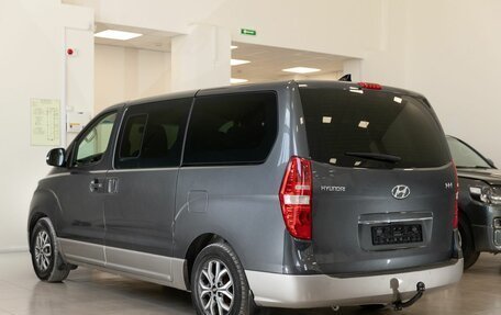 Hyundai H-1 II рестайлинг, 2019 год, 3 250 000 рублей, 4 фотография