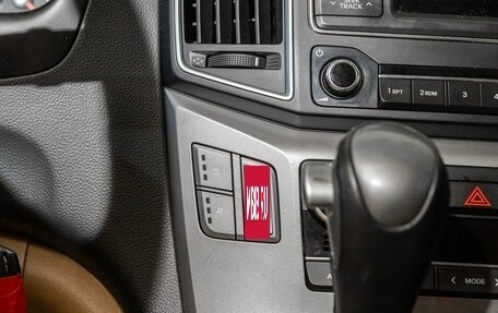 Hyundai H-1 II рестайлинг, 2019 год, 3 250 000 рублей, 15 фотография