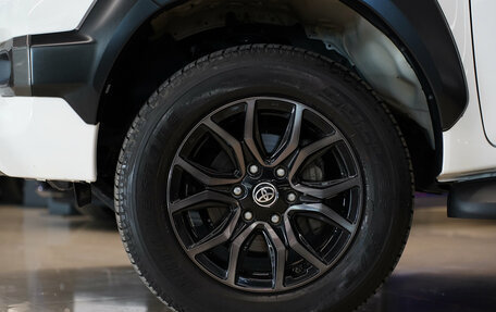 Toyota Hilux VIII, 2021 год, 5 680 000 рублей, 17 фотография